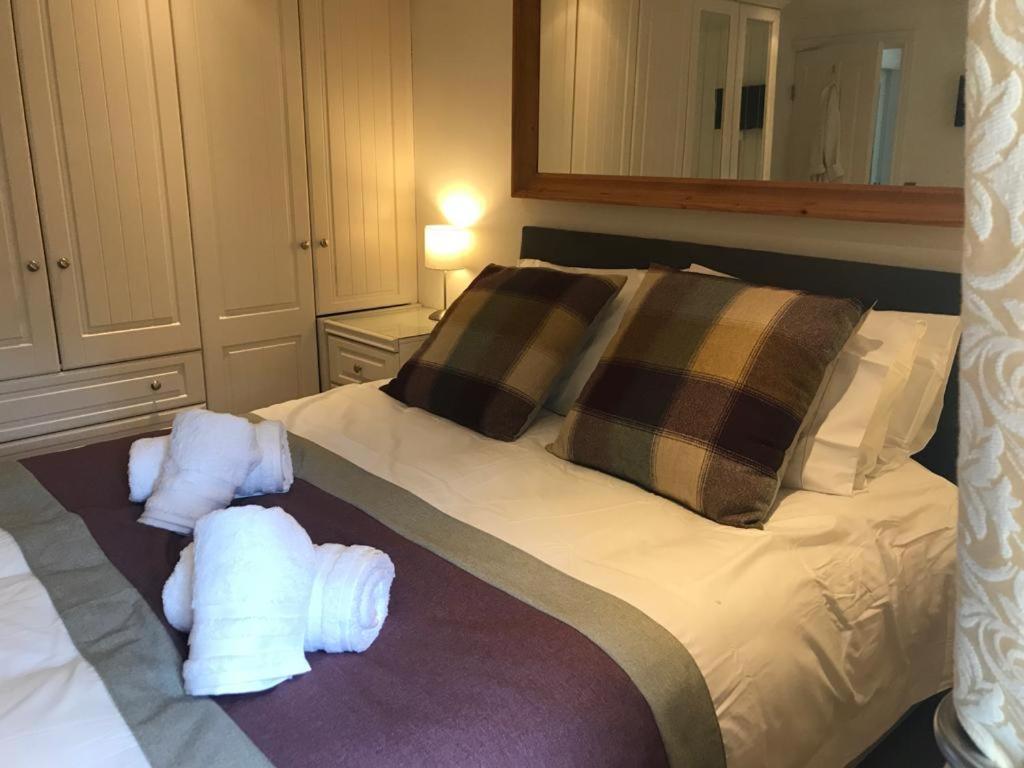 Stoker's Retreat room 1
