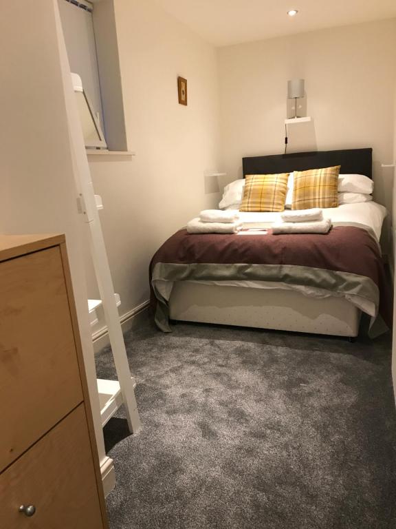Stoker's Retreat room 2